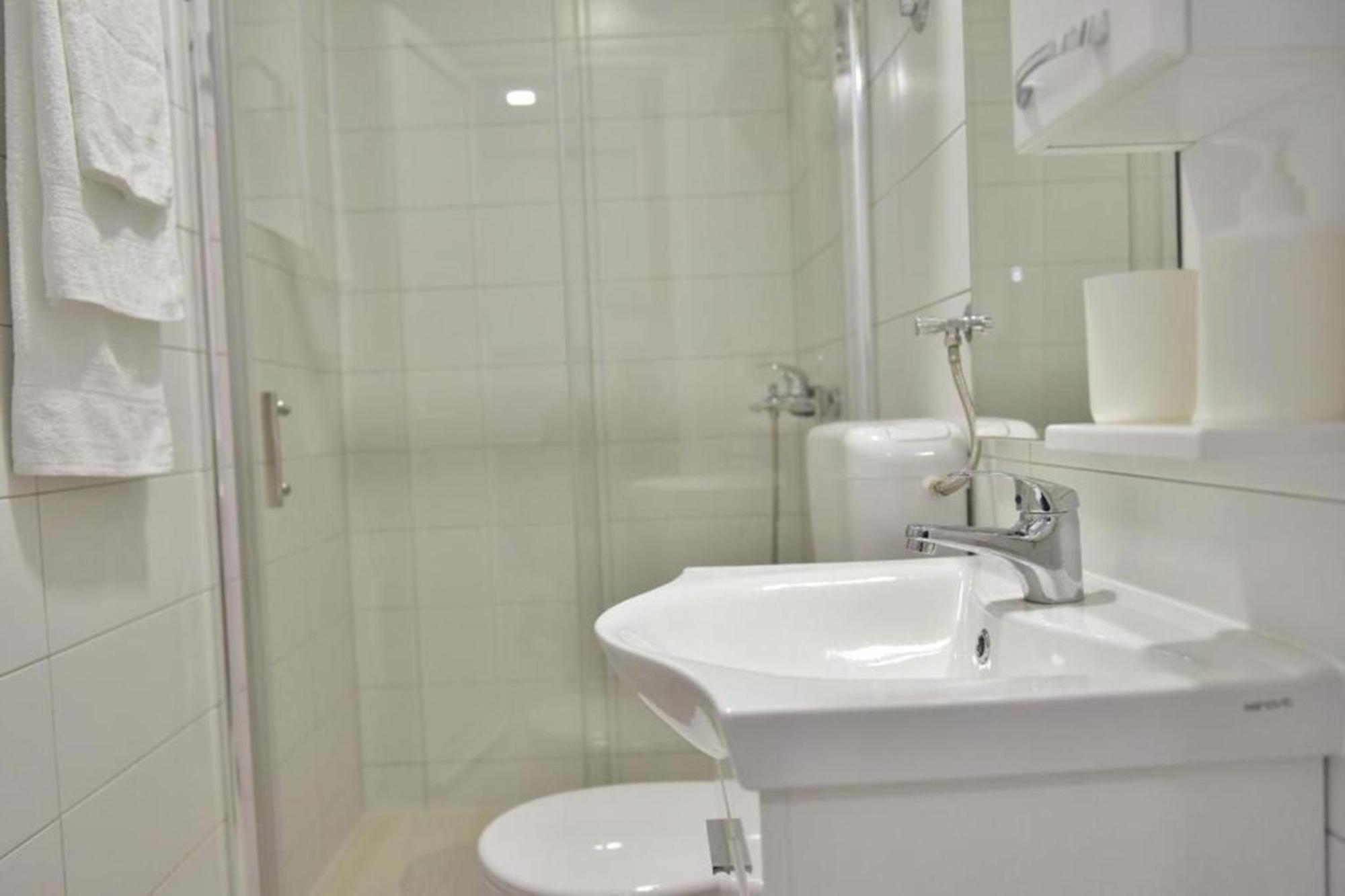 Apartments Valentina - Free Parking Mostar Szoba fotó